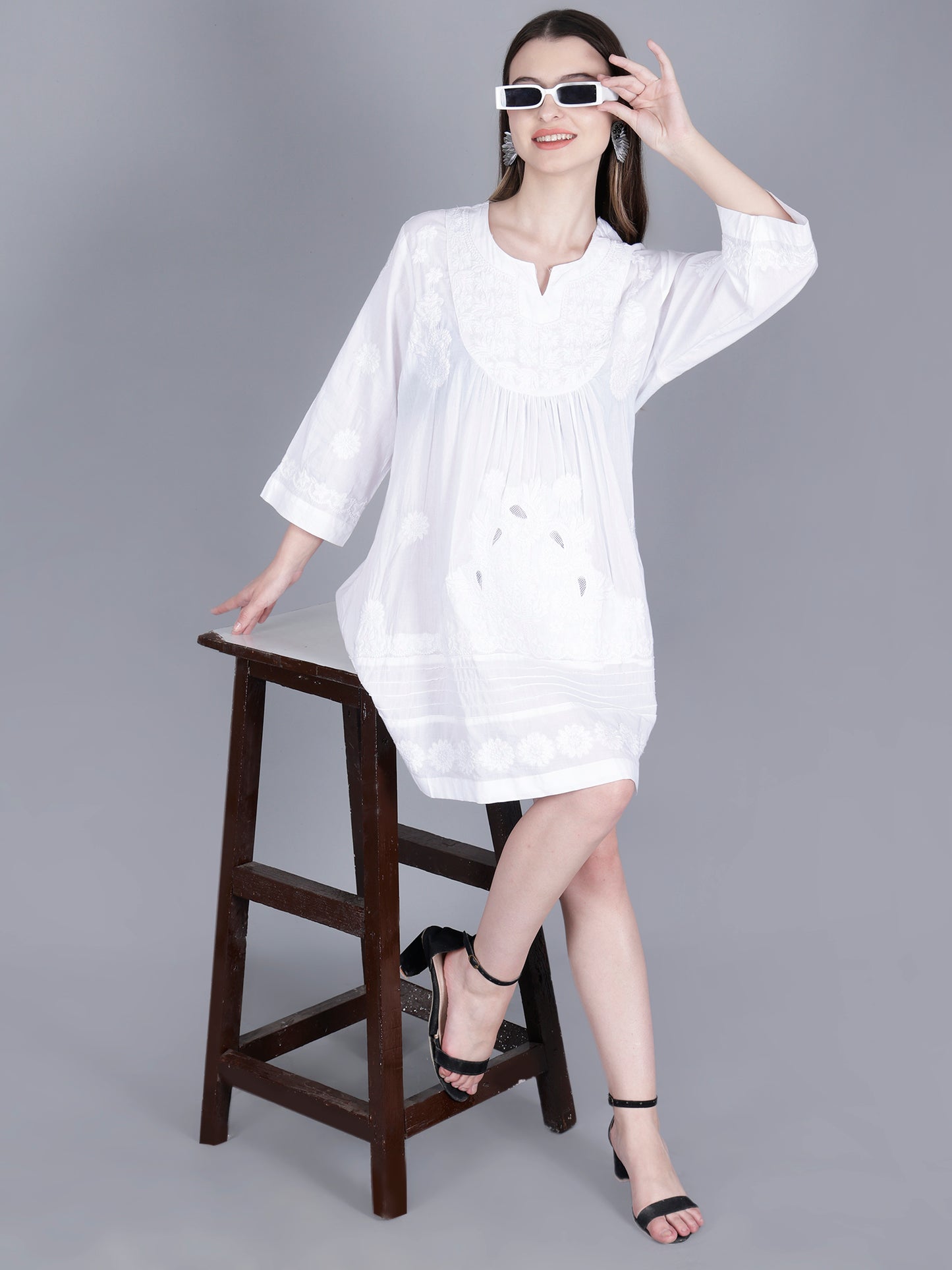 Vestido corto bordado